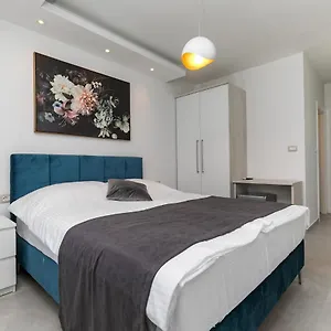 Nadija Apartman